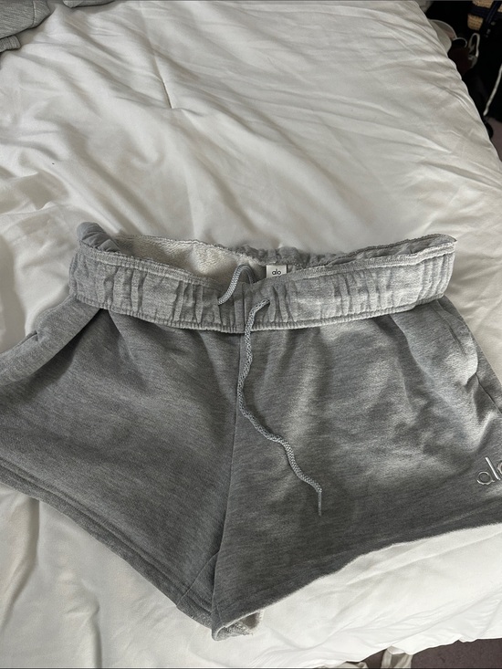 ALO Yoga Pants - ALO Yoga Grey Elastic-Waist Shorts